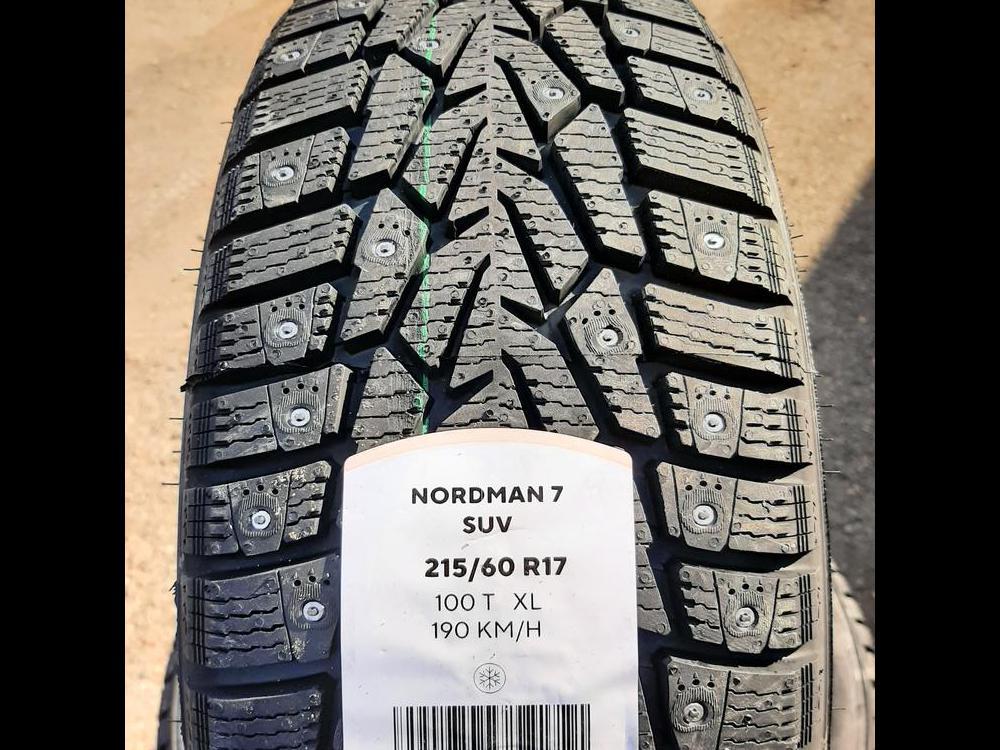 Шипованная резина 215 60 r17. Nokian Tyres Nordman 7 185/70. Nordman 7 185/70 r14 92t XL. Зима шипы дорога. Шипованная резина страны.